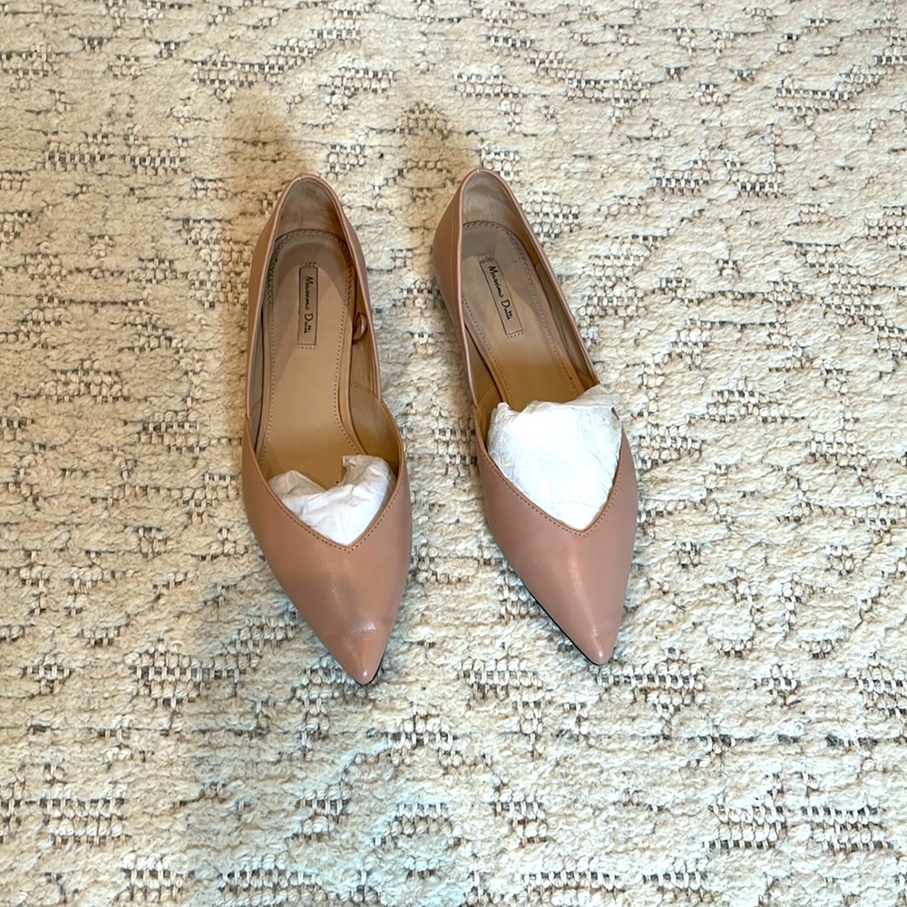 Massimo Dutti Size 39 nude flats